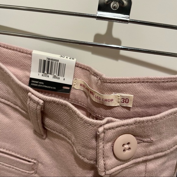 Levi’s ribcage cropped pants with the tag still on! - Picture 4 of 6